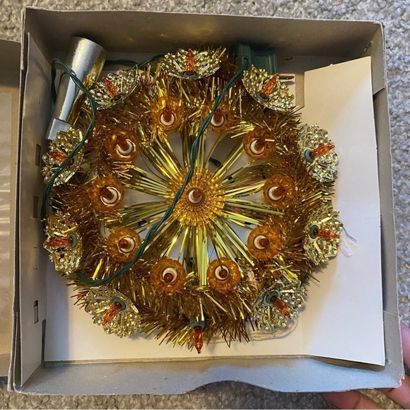 Vintage Gold Wire Tree Topper Shiny Bright Star Kitschy Light Up Christmas - Picture 4 of 4